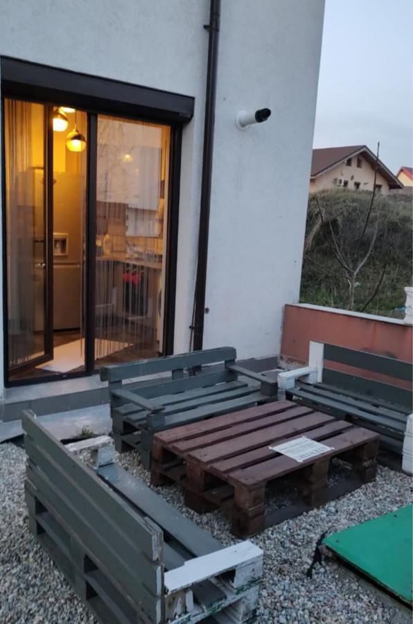 The Unique Apartment Rosu Exterior photo